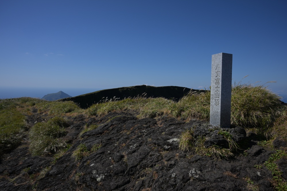 『絶景低山コースガイド』が発売になりました